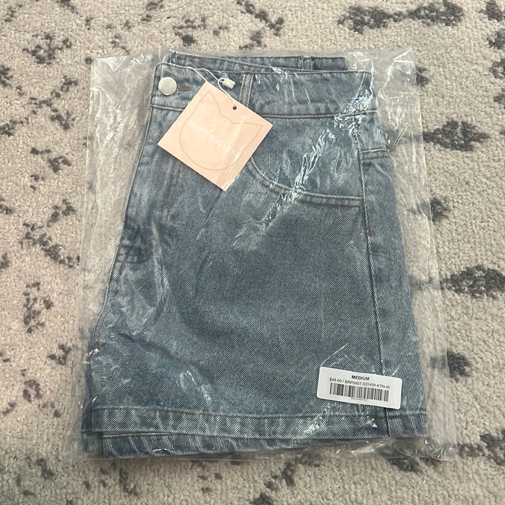 Kittenish mom jeans